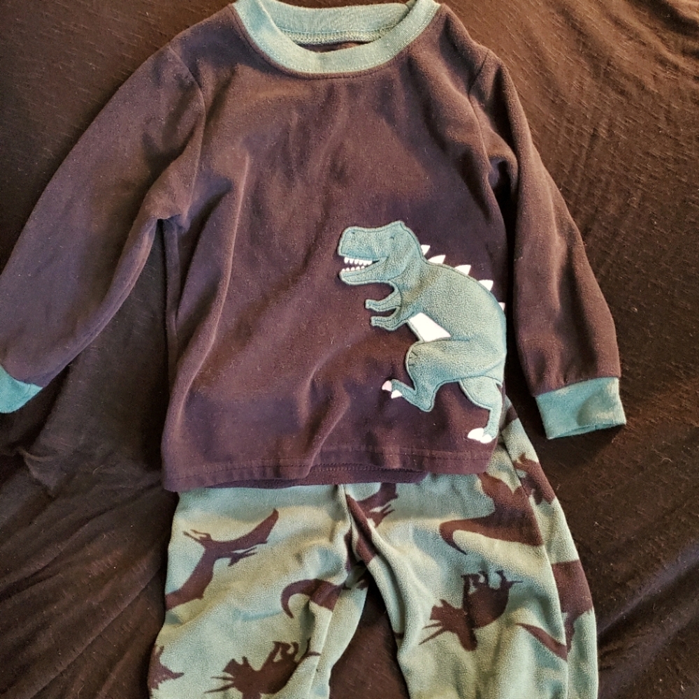 💥3 for $10💥 T-Rex pjs 2T